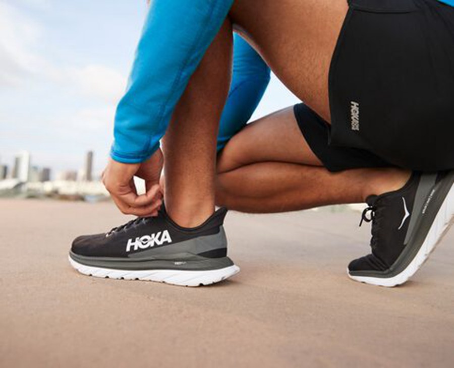 Tenis Hoka One One Hombre Negros/Blancos - Mach 4 - YQJC40526